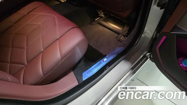 BMW 7 Series G70 — Фото автомобиля 11