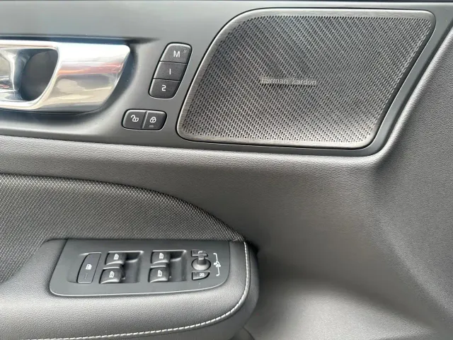 Volvo S60 — Фото автомобиля 15