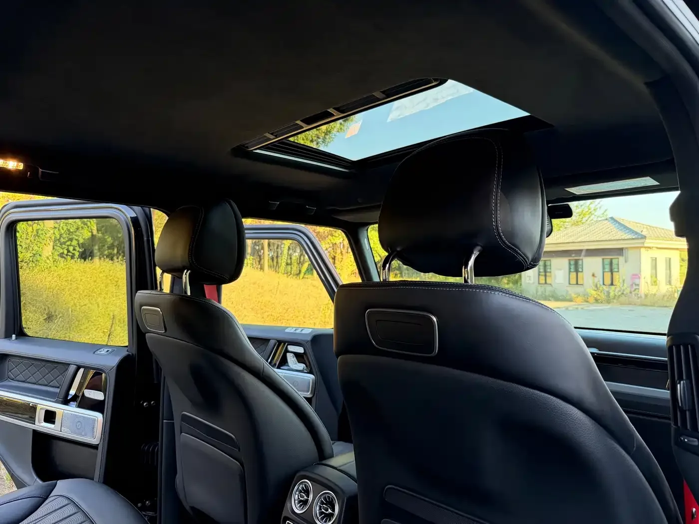 Mercedes-Benz Mercedes-Benz G-Class AMG 2023 AMG G 63 — Фото автомобиля 15