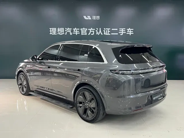 Li Auto L7 — Фото автомобиля 16