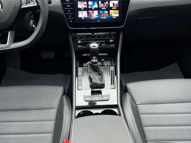 Skoda Superb — Фото автомобиля 11