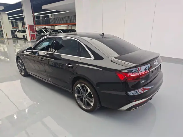 Audi A4L — Фото автомобиля 13