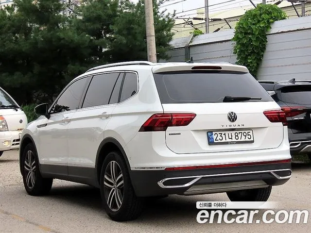 Volkswagen Tiguan — Фото автомобиля 3
