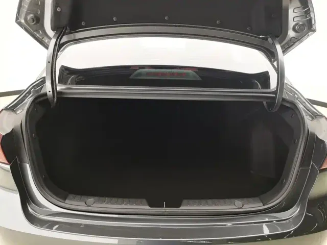 Changan Eado — Фото автомобиля 4