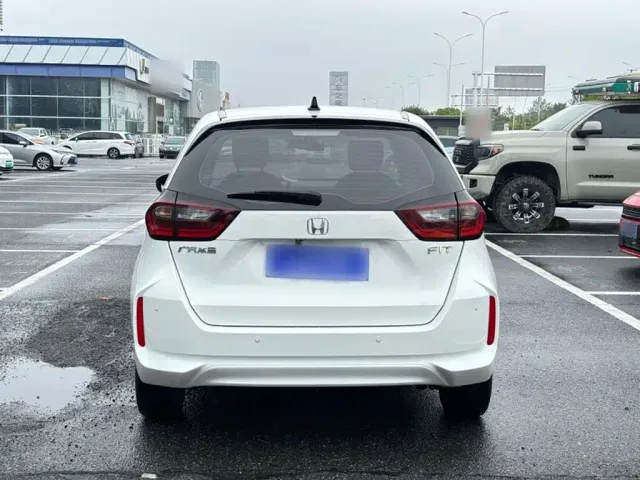 Honda Fit — Фото автомобиля 7