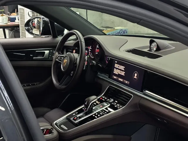 Porsche Panamera — Фото автомобиля 14