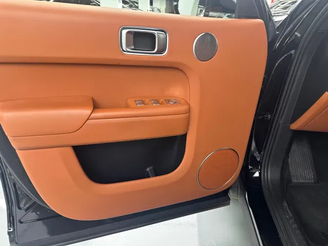 Li Auto L8 — Фото автомобиля 6