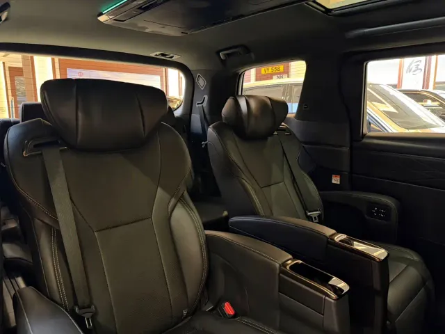 Toyota Alphard — Фото автомобиля 9