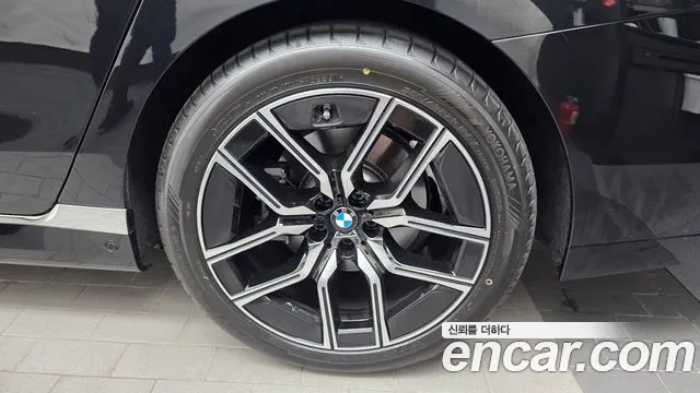 BMW 7-Series 7 серия (G70) 740i xDrive M Sport — Фото автомобиля 21