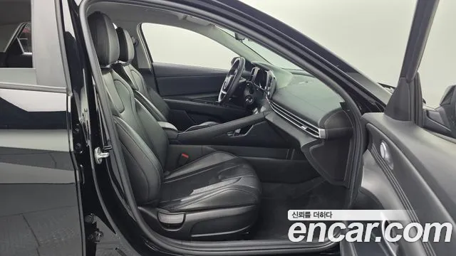 Hyundai AVANTE Avante (CN7) — Фото автомобиля 11