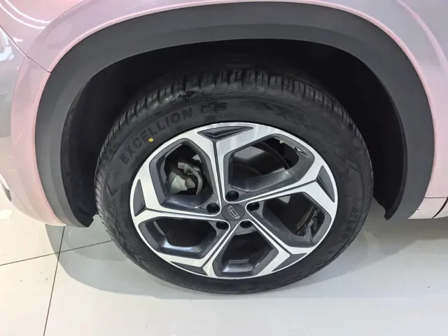 Geely Xingyue L — Фото автомобиля 5