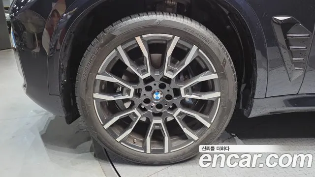 BMW X5 xDrive 40i M Sport — Фото автомобиля 5