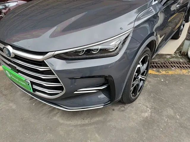 BYD Tang — Фото автомобиля 23