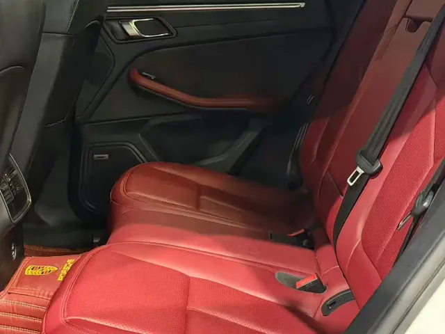 Porsche Macan — Фото автомобиля 15
