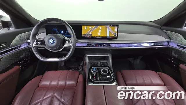 BMW i7 G70 — Фото автомобиля 10