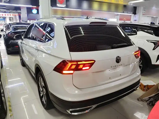 Volkswagen Tiguan L — Фото автомобиля 4