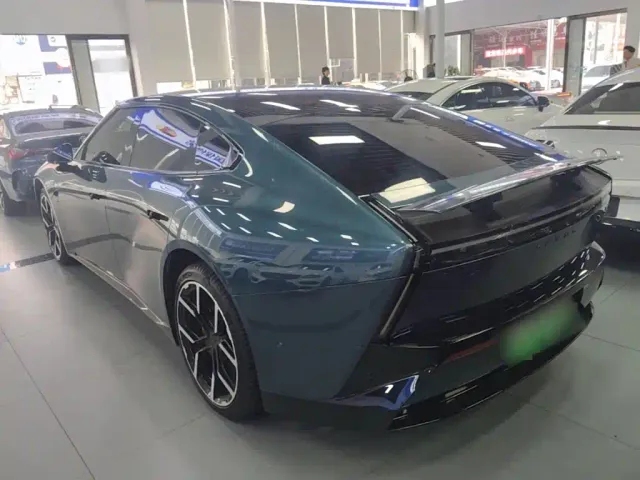 Xpeng P7 — Фото автомобиля 4