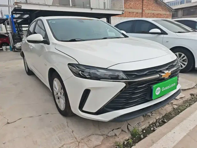 Chevrolet Monza — Фото автомобиля 3