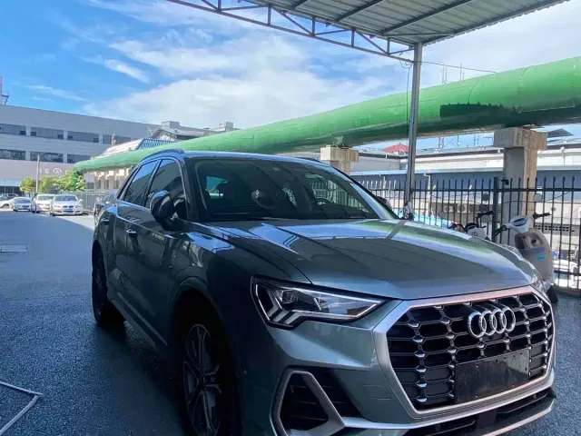 Audi Q3 — Фото автомобиля 3