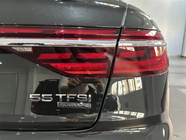 Audi A8 — Фото автомобиля 13