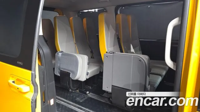 Hyundai Staria Staria L3.5 Школьный автобус — Фото автомобиля 11