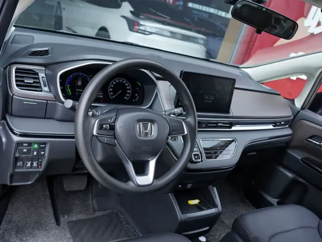 Honda Odyssey — Фото автомобиля 12