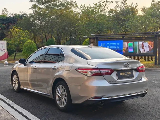 Toyota Camry — Фото автомобиля 6