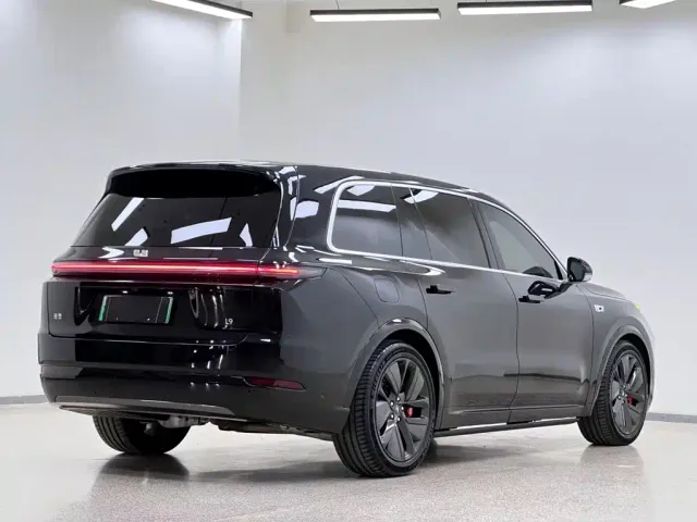 Li Auto L9 — Фото автомобиля 10