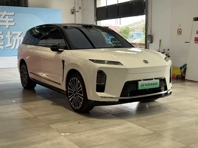 Nio ES8 — Фото автомобиля 3