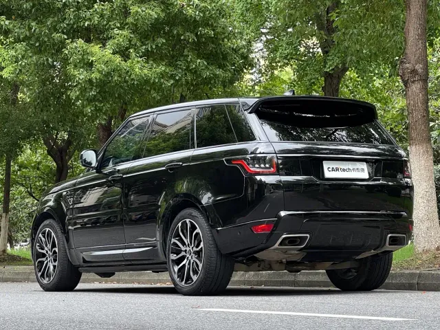 Land Rover Range Rover Sport 2022 3.0 L6 Gloss Black Edition — Фото автомобиля 22