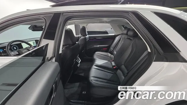 Hyundai Grandeur GN7 — Фото автомобиля 16