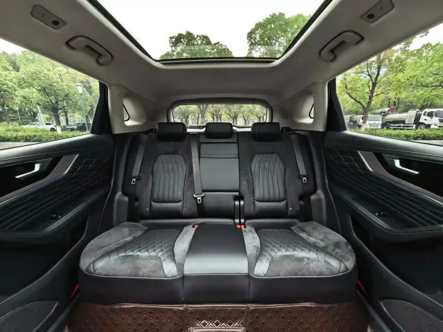 Hongqi HS5 — Фото автомобиля 29
