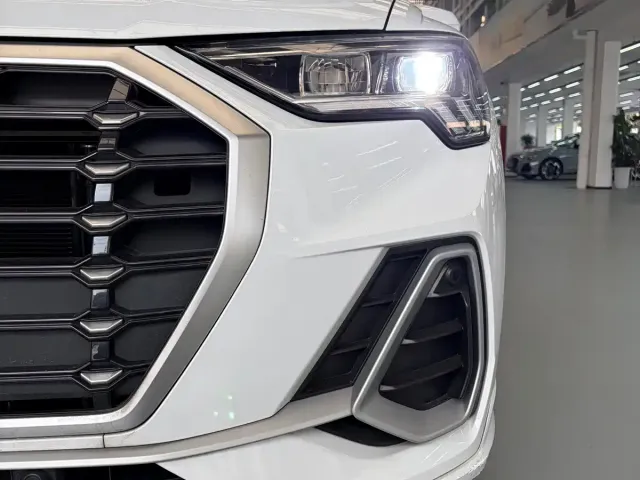 Audi Q3 — Фото автомобиля 4