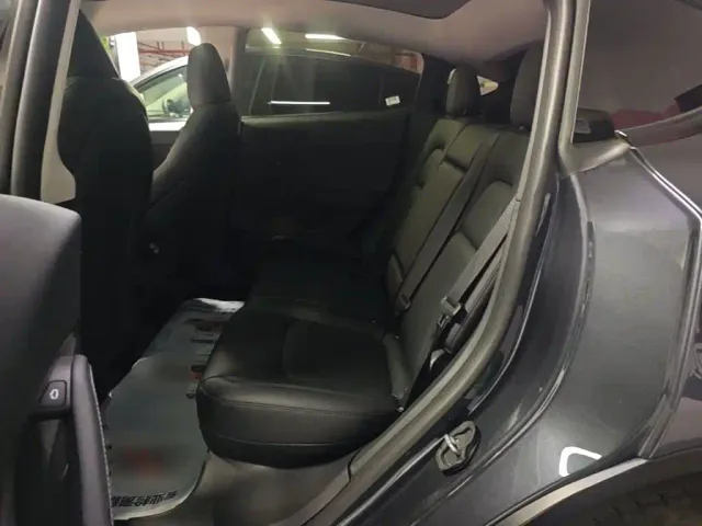 Tesla Model Y — Фото автомобиля 16