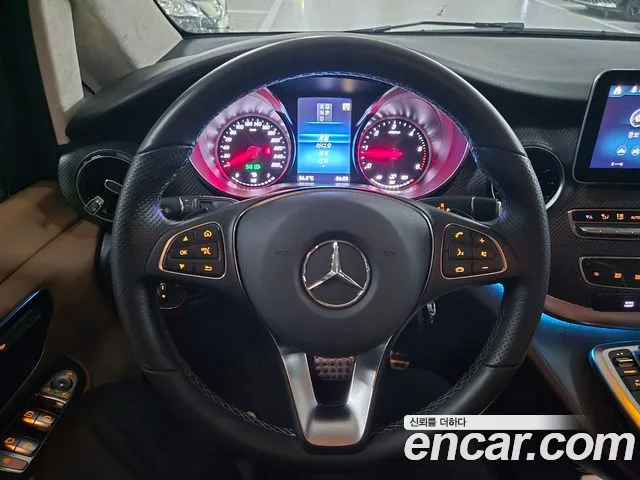 Mercedes-Benz V-Class — Фото автомобиля 10