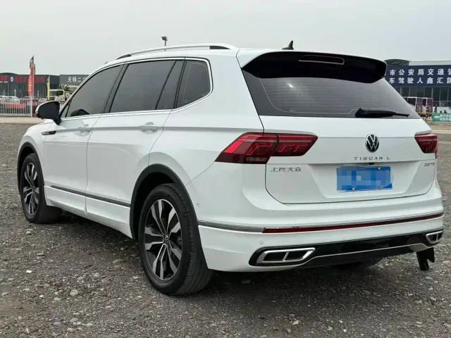 Volkswagen Tiguan L — Фото автомобиля 13