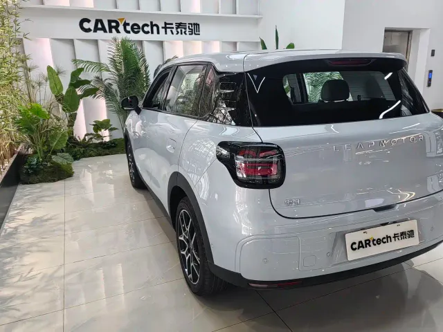 Leapmotor A10 — Фото автомобиля 19