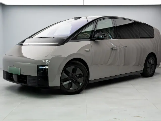 Li Auto MEGA — Фото автомобиля 2