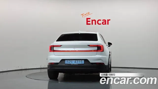 Polestar 2 — Фото автомобиля 4