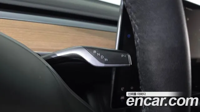 Tesla Model Y — Фото автомобиля 12