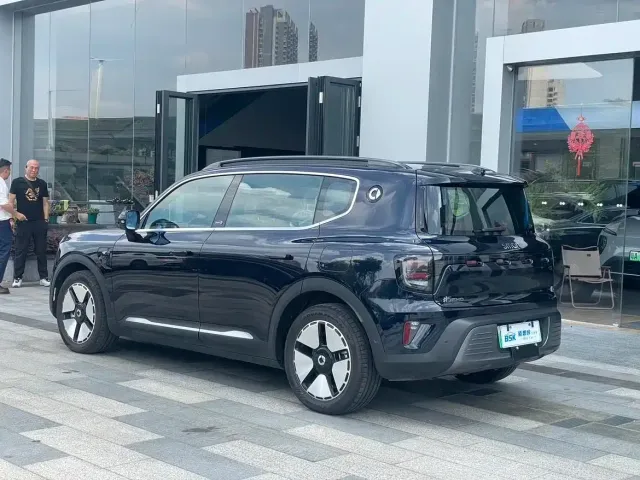 smart smart Genie #5 2025 Plug-in Hybrid Edition — Фото автомобиля 13