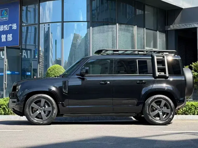 Land Rover Defender — Фото автомобиля 5
