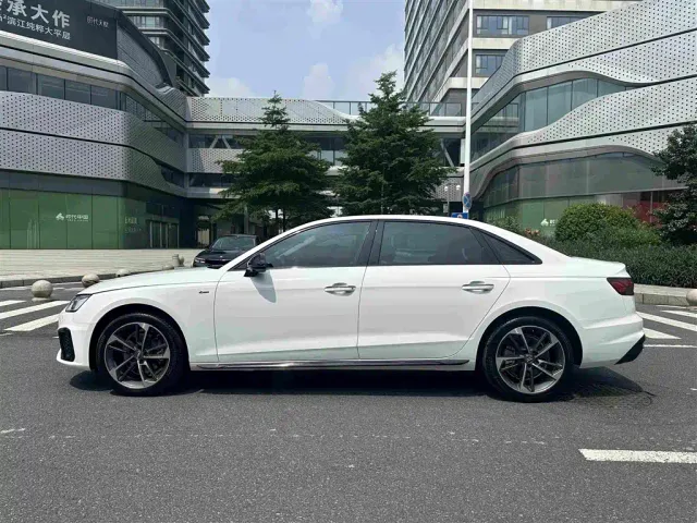 Audi A4L — Фото автомобиля 10