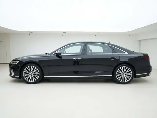 Audi A8 — Фото автомобиля 3