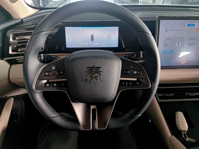 BYD Qin L — Фото автомобиля 10