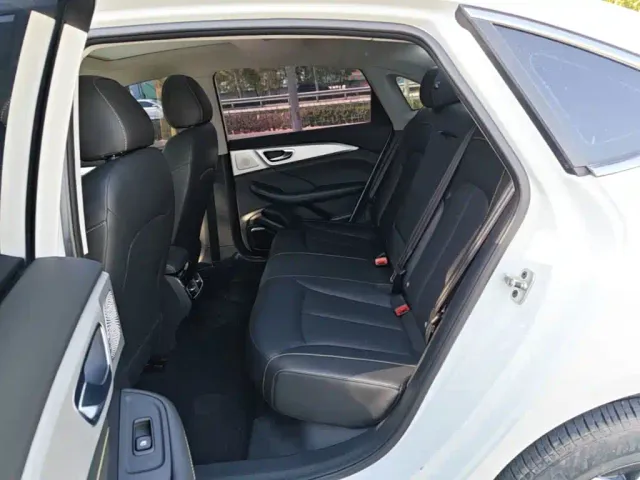 Roewe i6 MAX EV — Фото автомобиля 16