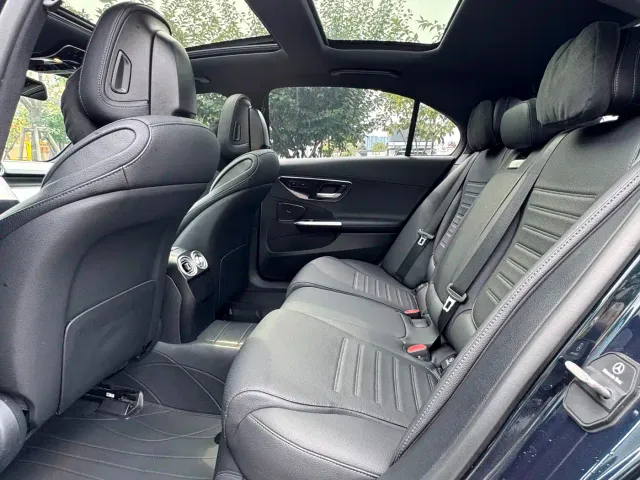 Mercedes-Benz C-Class — Фото автомобиля 11