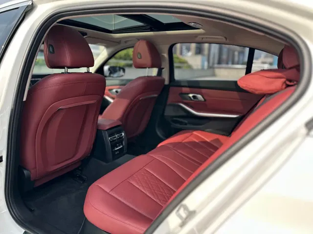 BMW 3 Series — Фото автомобиля 16