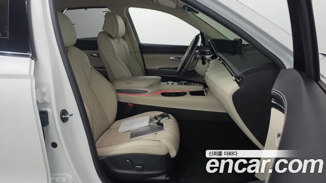 Genesis GV70 — Фото автомобиля 16