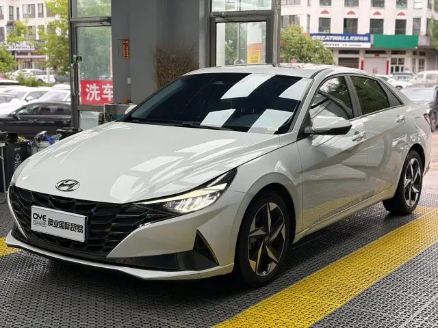 Фотография автомобиля — Hyundai Elantra